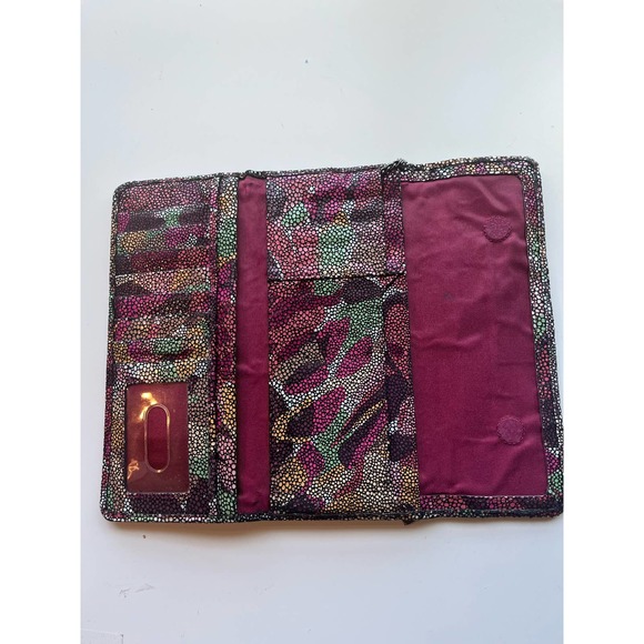 Hobo abstract foliage trifold wallet with magnetic closure - Picture 4 of 7